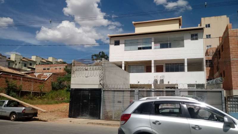 Casa à venda com 4 quartos - Foto 1