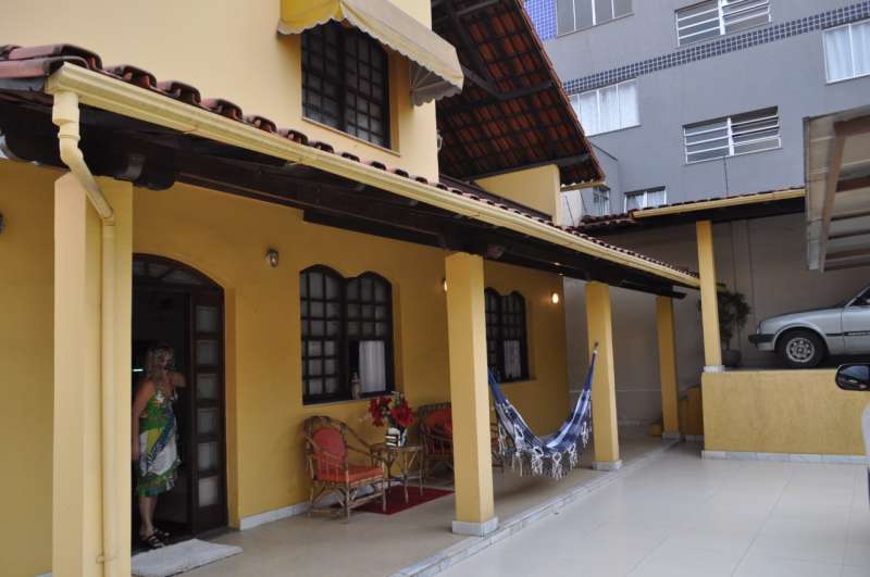 Casa à venda com 4 quartos, 280m² - Foto 1