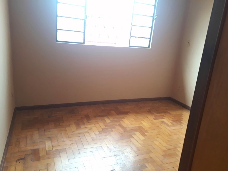 Casa à venda com 3 quartos, 360m² - Foto 2