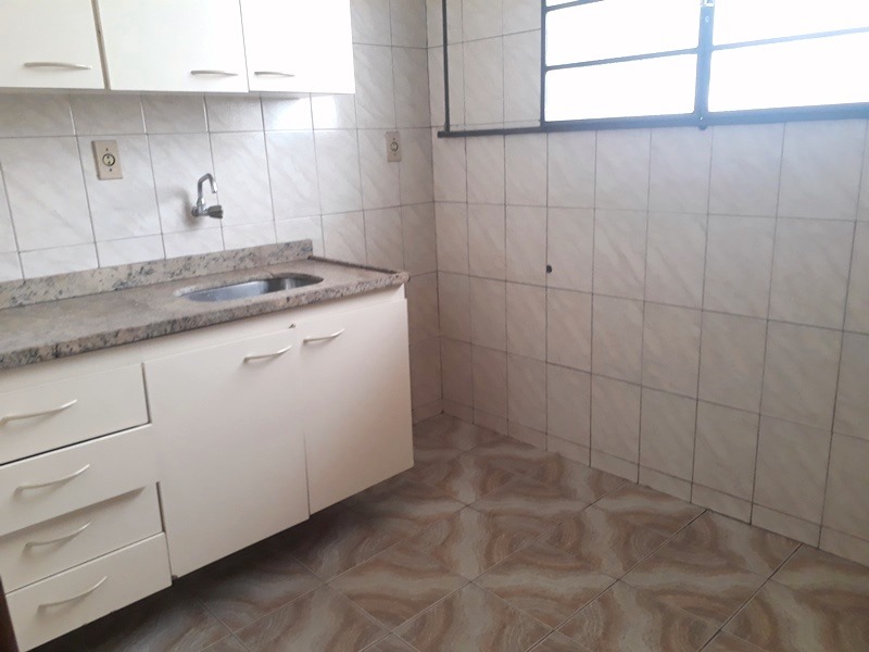 Casa à venda com 3 quartos, 360m² - Foto 14