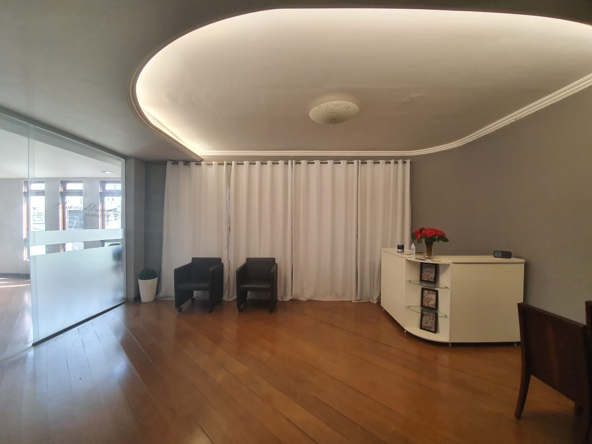 Casa à venda com 4 quartos, 294m² - Foto 4