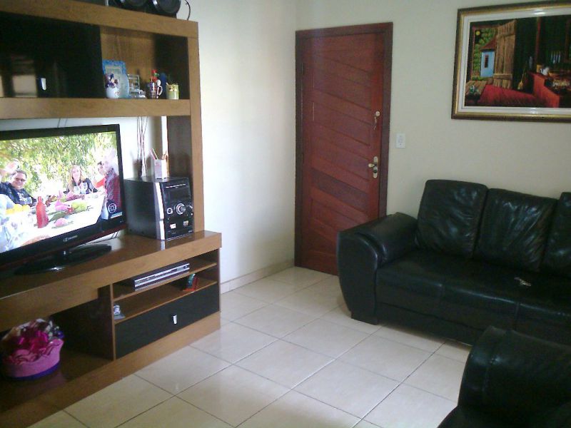 Apartamento à venda com 2 quartos, 74m² - Foto 2