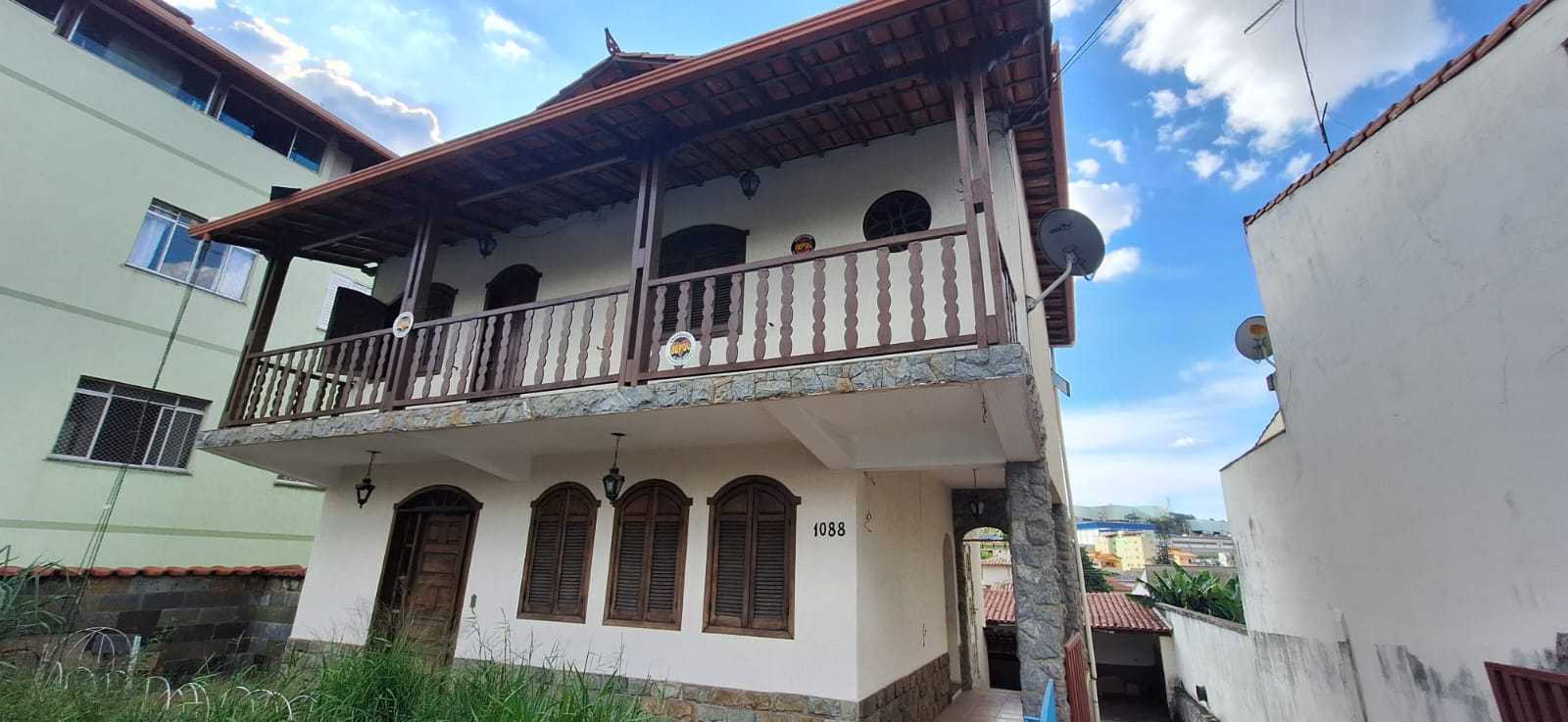 Casa à venda com 3 quartos, 200m² - Foto 1