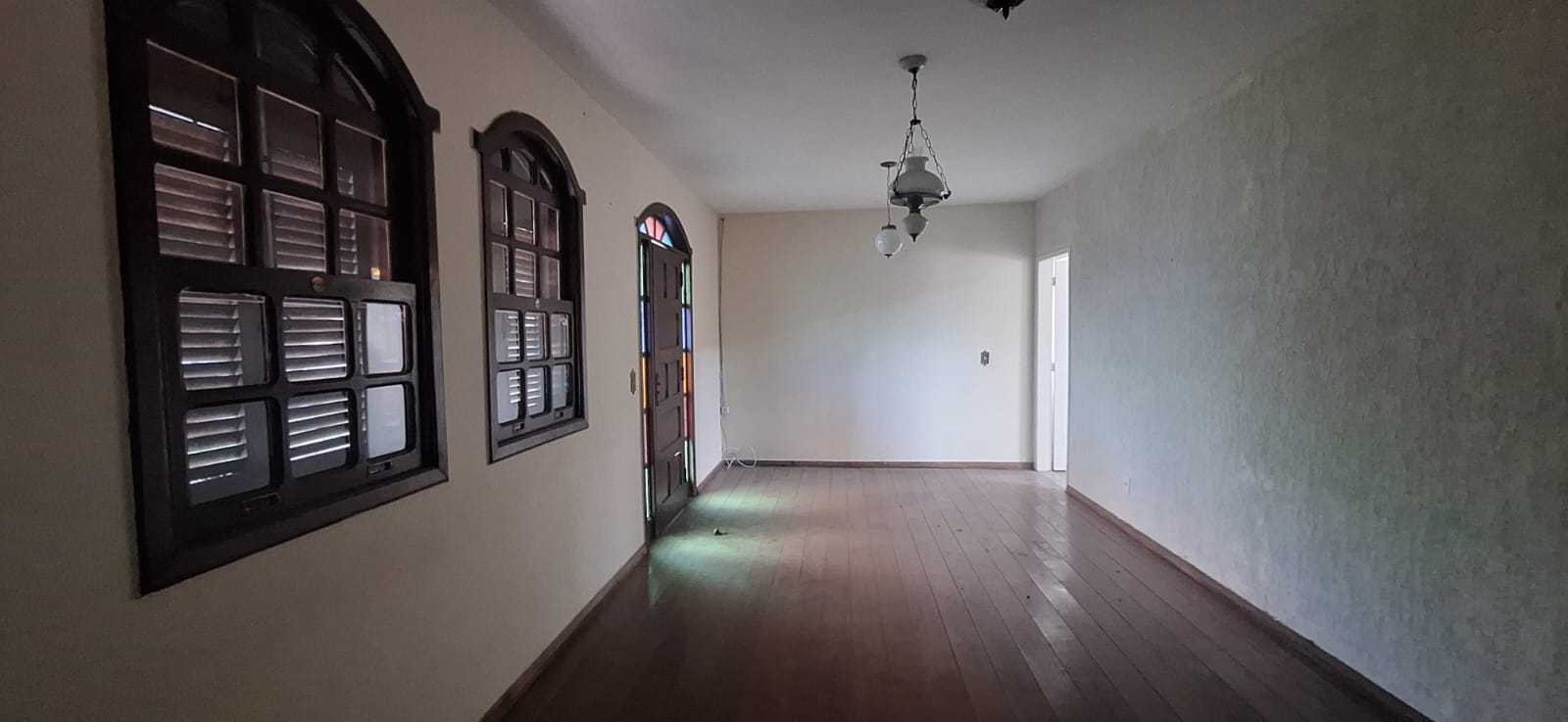 Casa à venda com 3 quartos, 200m² - Foto 3