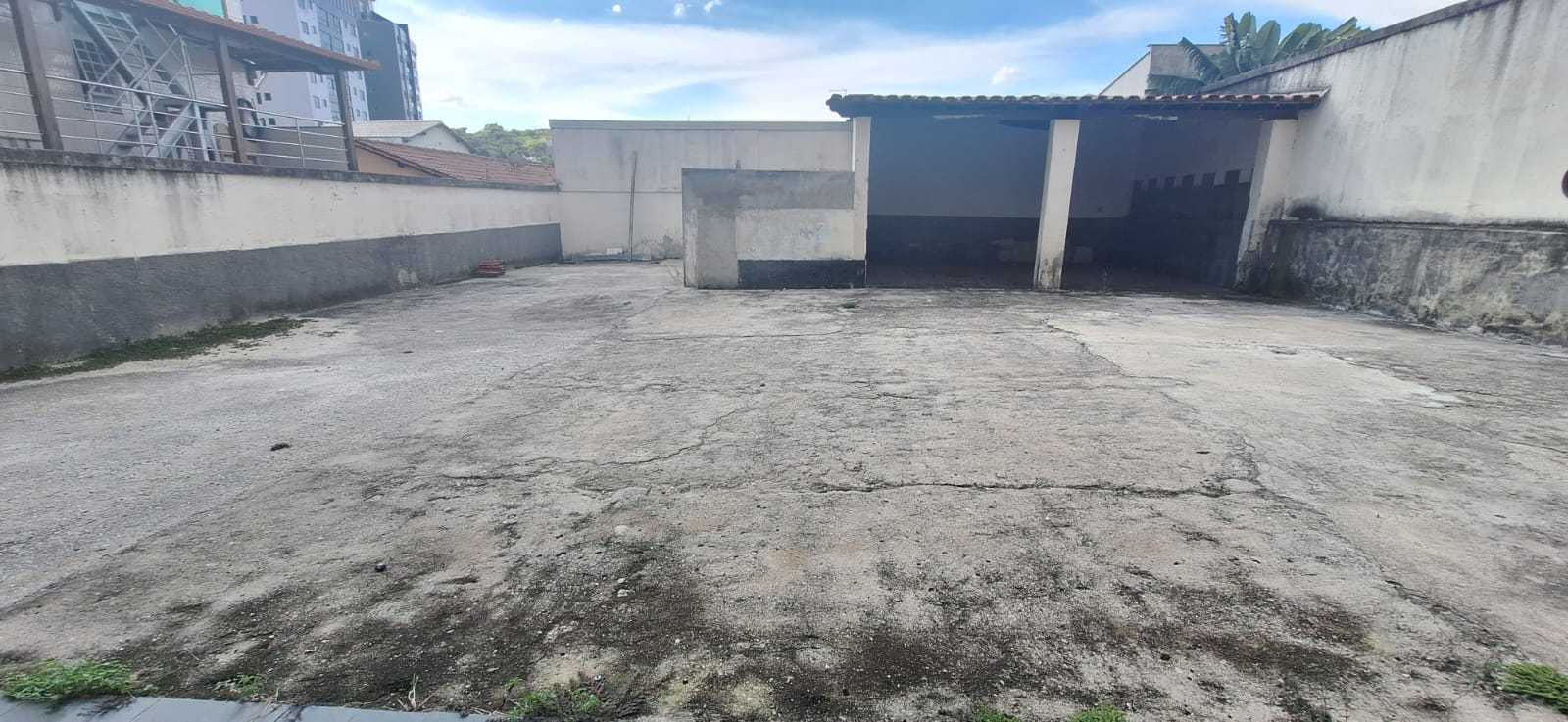 Casa à venda com 3 quartos, 200m² - Foto 17