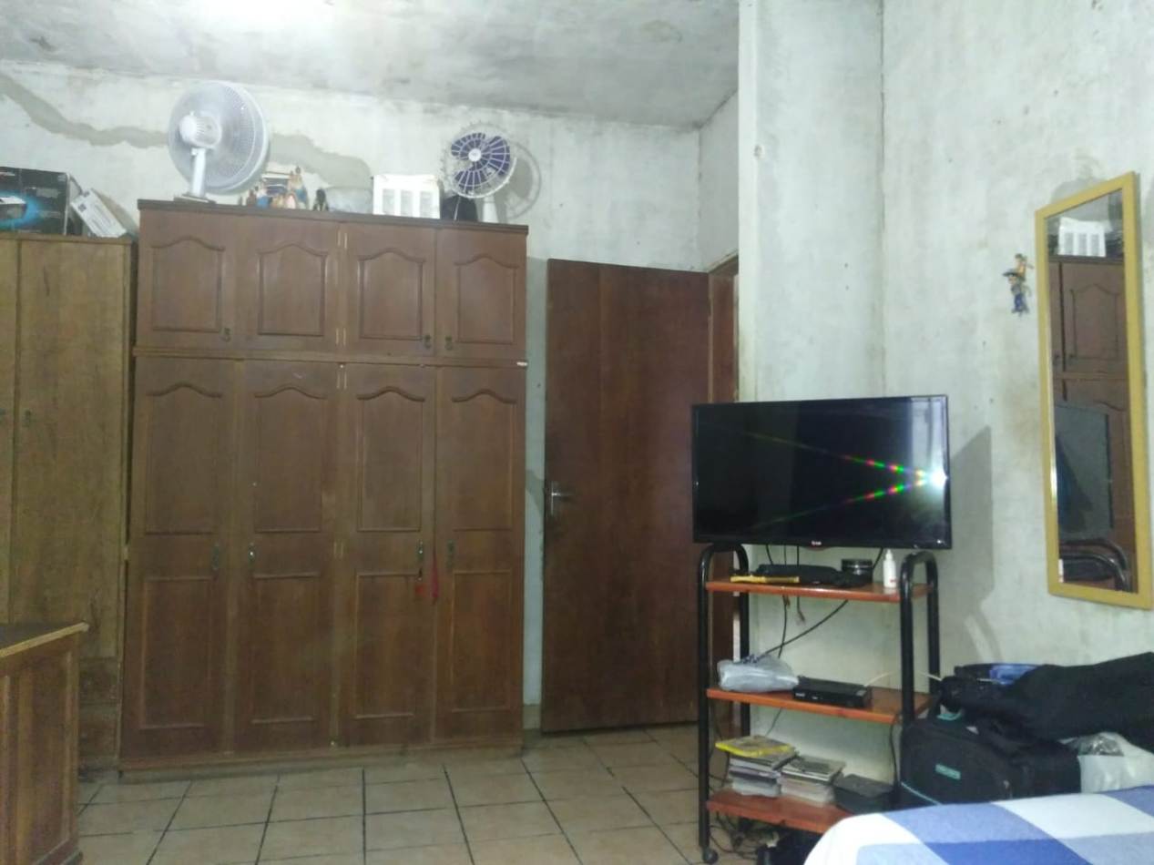 Casa à venda com 3 quartos, 60m² - Foto 4