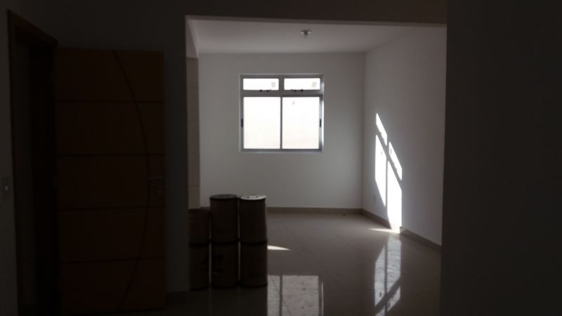 Apartamento à venda com 3 quartos, 90m² - Foto 2