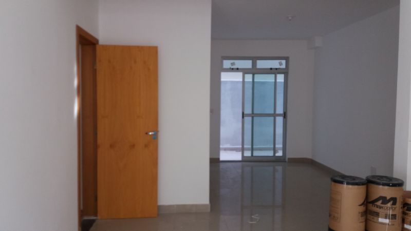 Apartamento à venda com 3 quartos, 90m² - Foto 1