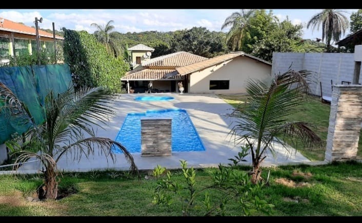 Chácara à venda com 3 quartos, 2500m² - Foto 1