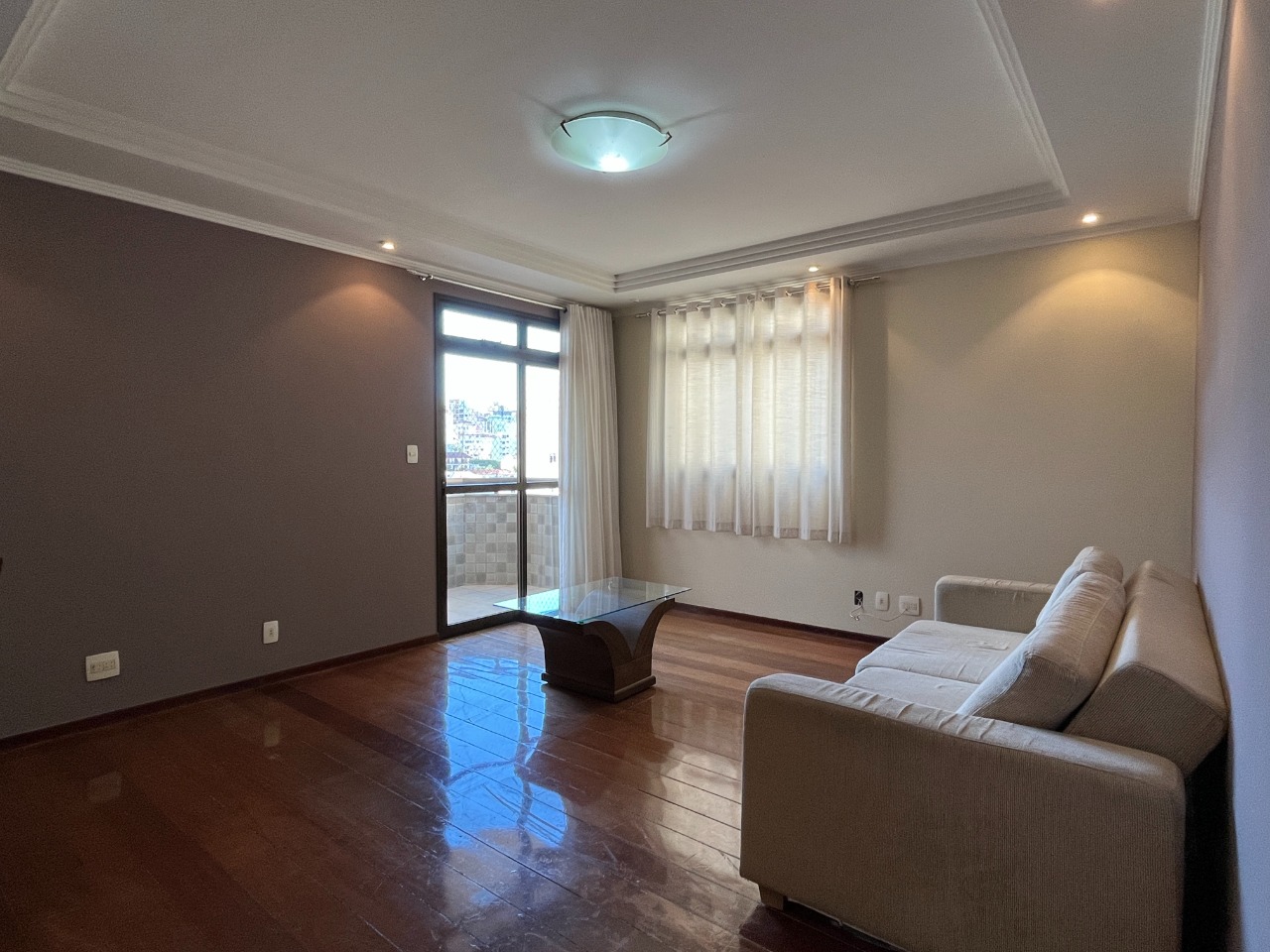 Apartamento à venda com 4 quartos, 143m² - Foto 2