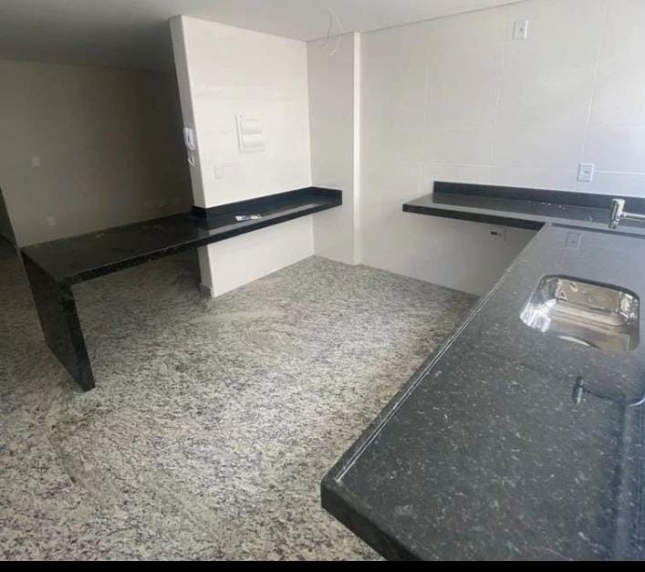 Cobertura à venda com 2 quartos, 77m² - Foto 4