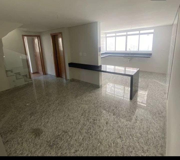 Cobertura à venda com 2 quartos, 77m² - Foto 2