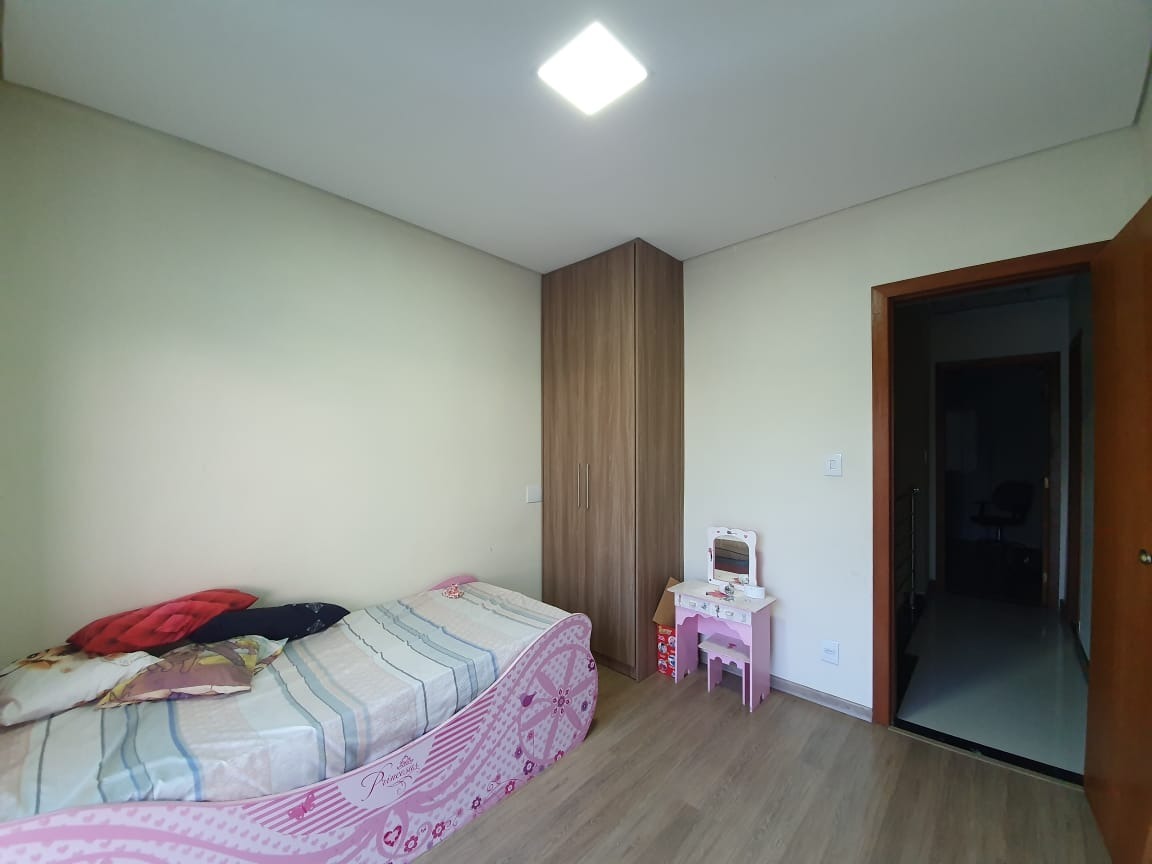 Casa à venda com 3 quartos, 125m² - Foto 11